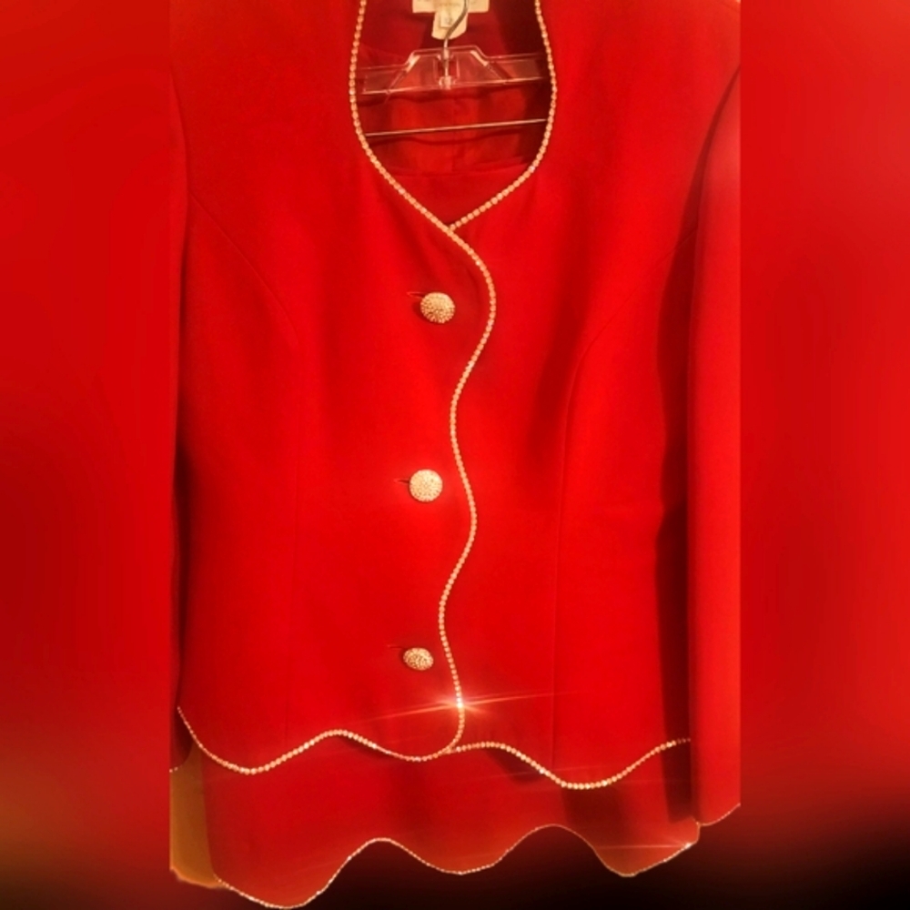 Junnie leigh, New York dressy red suite with diamond trim size 12 - Picture 3 of 8